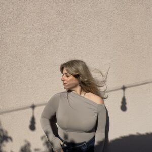 ΕSSENTIAL BODYSUIT GREIGE